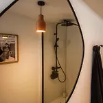 T2 Duplex Chartrons Avec Parking *