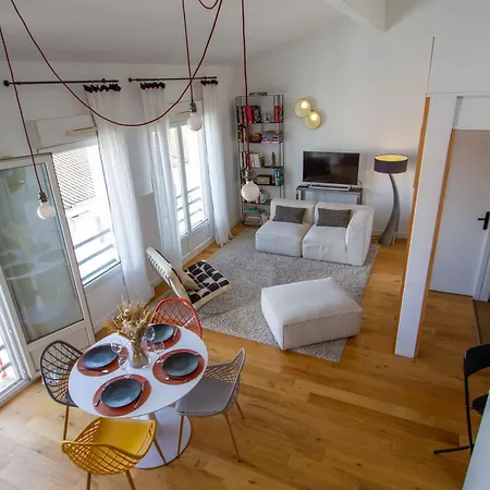 Appartement T2 Duplex Chartrons Avec Parking
