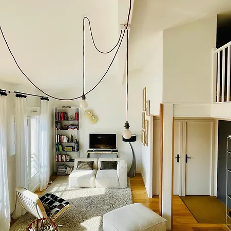 T2 Duplex Chartrons Avec Parking *