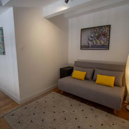 T2 Duplex Chartrons Avec Parking