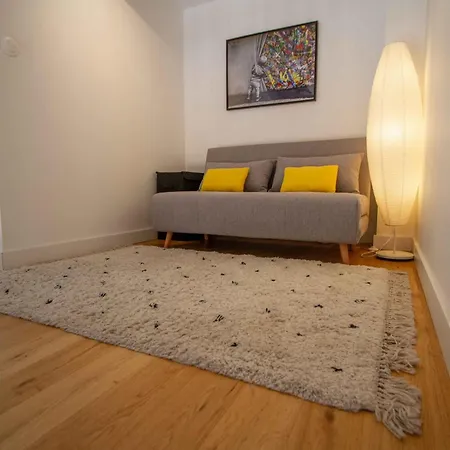 Daire T2 Duplex Chartrons Avec Parking Bordeaux