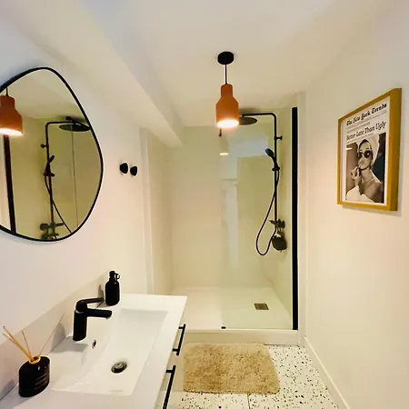 Daire T2 Duplex Chartrons Avec Parking Bordeaux