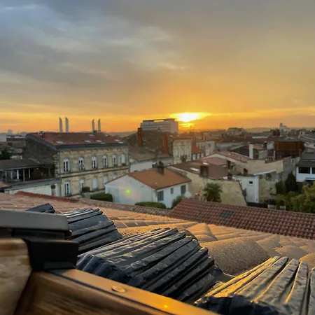 Daire T2 Duplex Chartrons Avec Parking Bordeaux