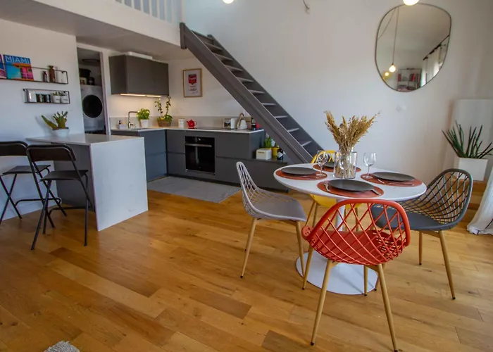 T2 Duplex Chartrons Avec Parking בורדו