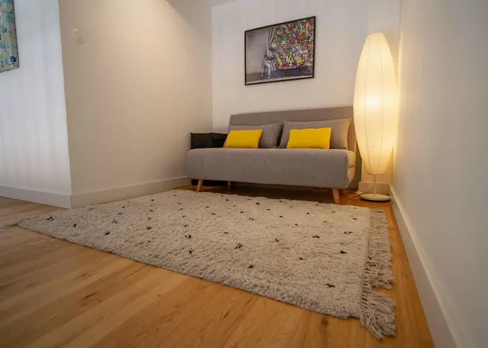 Daire T2 Duplex Chartrons Avec Parking Bordeaux