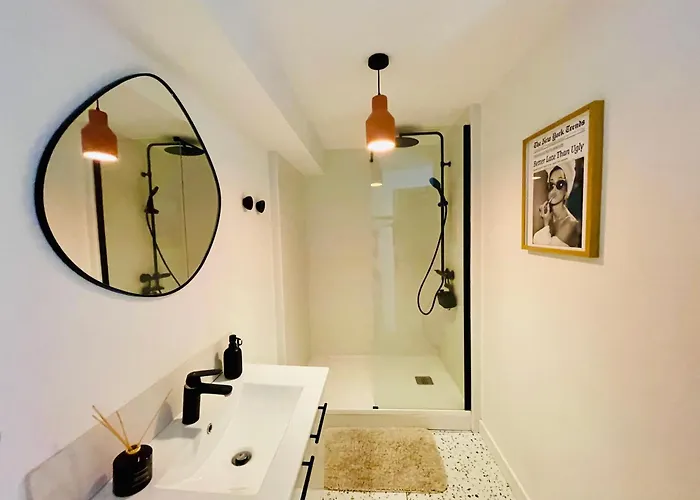 Daire T2 Duplex Chartrons Avec Parking Bordeaux